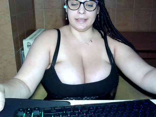 MoniqQuuen webcam