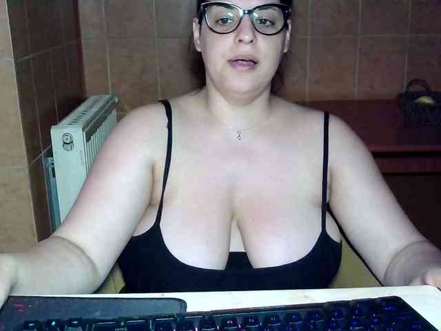 MoniqQuuen webcam