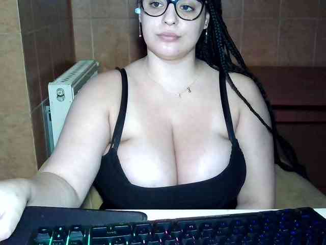 MoniqQuuen webcam