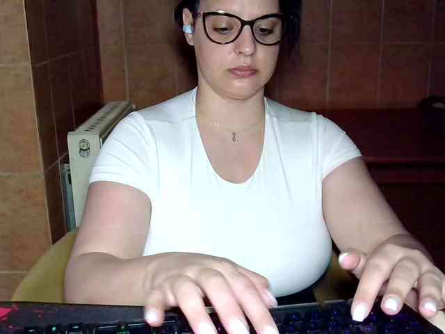 MoniqQuuen webcam