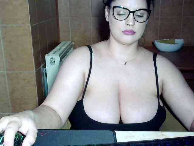 MoniqQuuen webcam