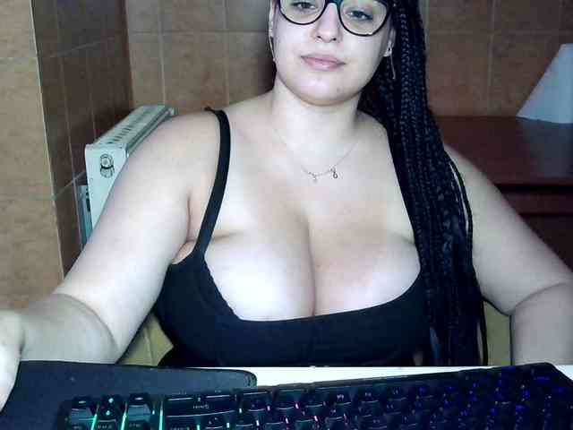 MoniqQuuen webcam