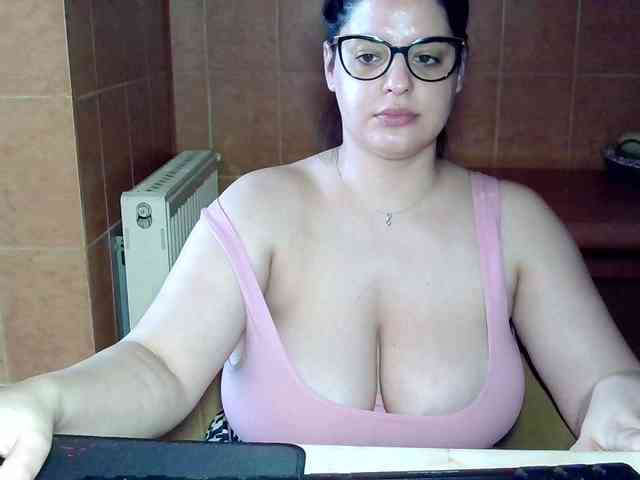 MoniqQuuen webcam