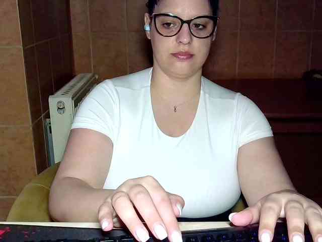 MoniqQuuen webcam