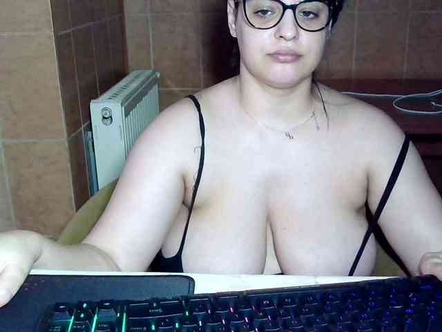 MoniqQuuen webcam
