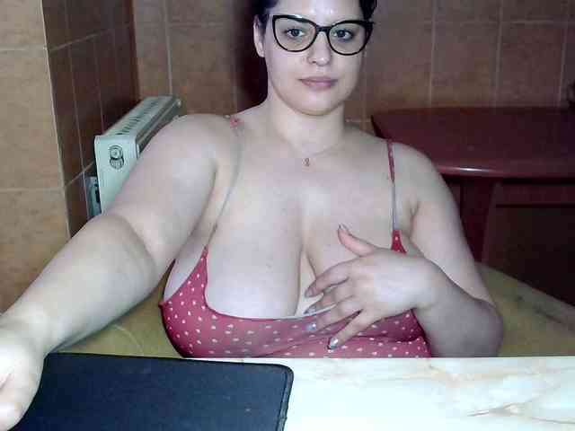 MoniqQuuen webcam