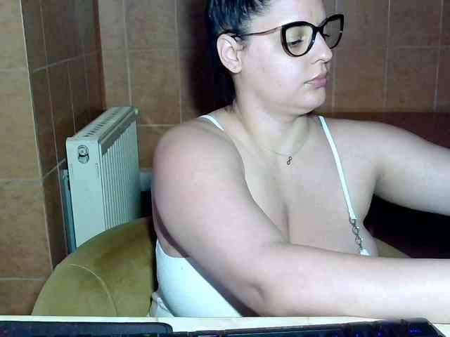 MoniqQuuen webcam