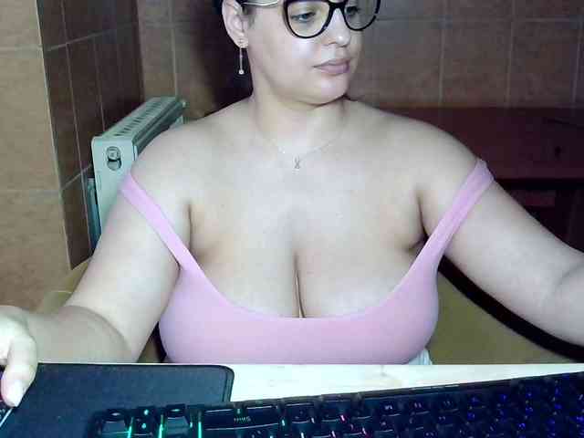 MoniqQuuen webcam