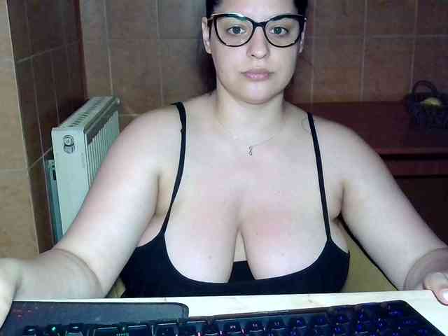 MoniqQuuen webcam