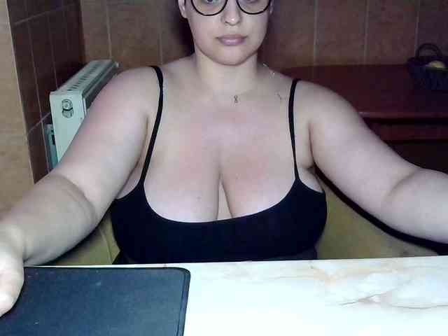 MoniqQuuen webcam