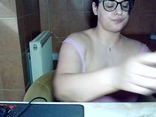 MoniqQuuen Live Webcam on BongaCams