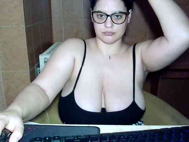 MoniqQuuen webcam