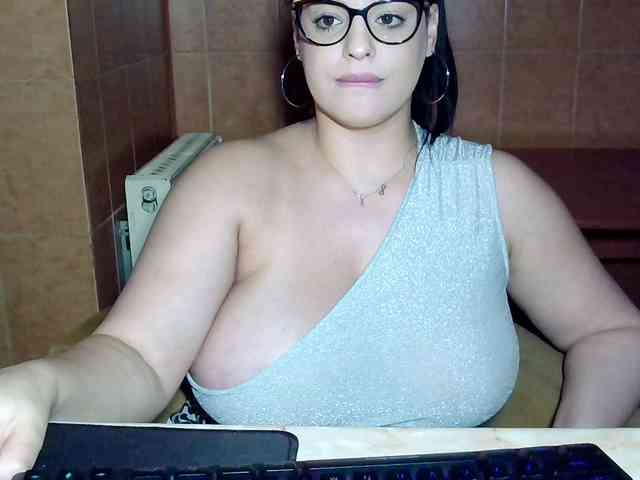 MoniqQuuen MoniqQuuen