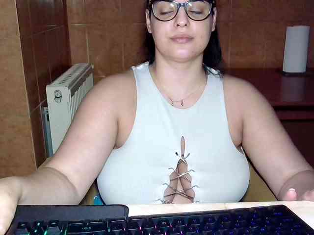 MoniqQuuen webcam