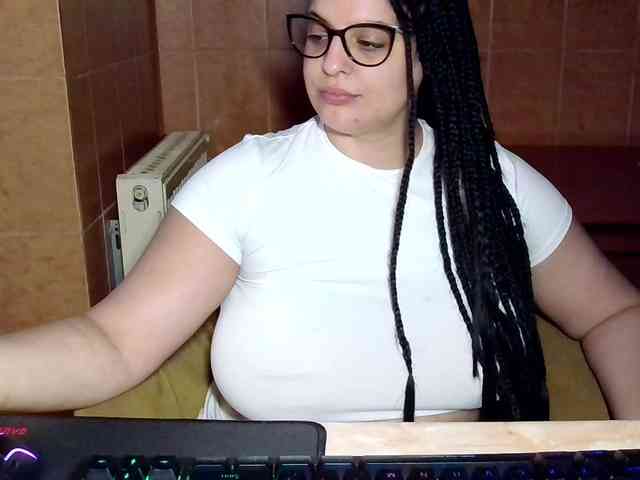 MoniqQuuen webcam