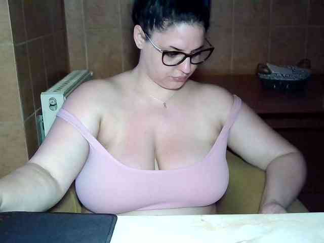 MoniqQuuen webcam