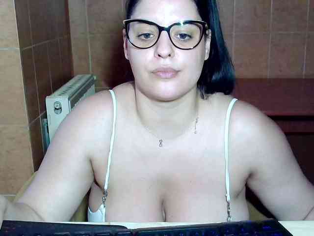 MoniqQuuen webcam