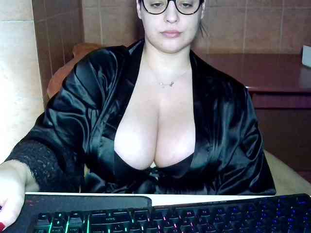 MoniqQuuen MoniqQuuen