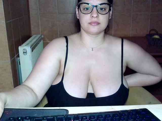 MoniqQuuen webcam