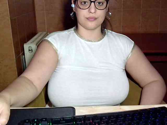 MoniqQuuen webcam