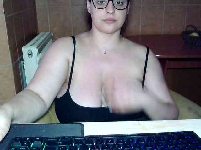MoniqQuuen webcam