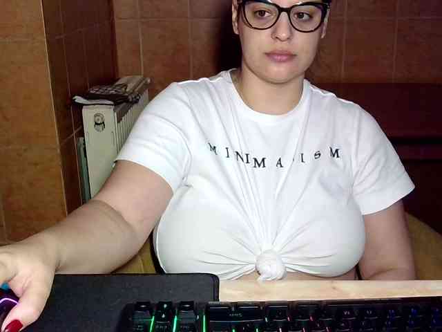 MoniqQuuen MoniqQuuen