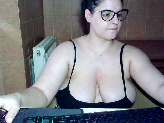 MoniqQuuen webcam