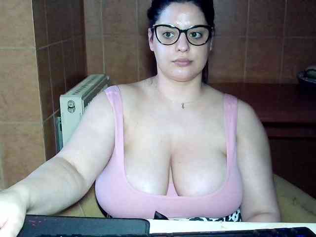 MoniqQuuen webcam