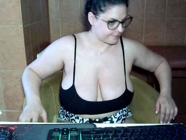 MoniqQuuen webcam