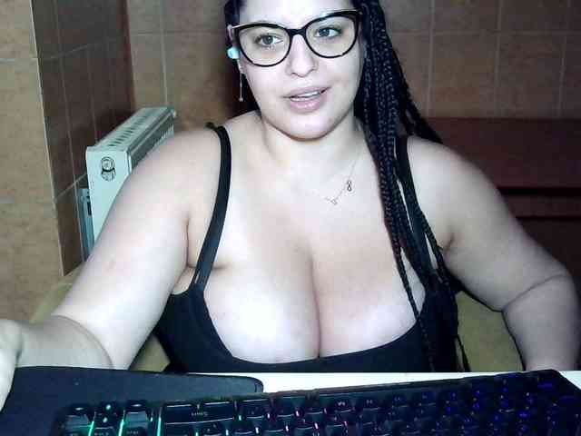 MoniqQuuen webcam