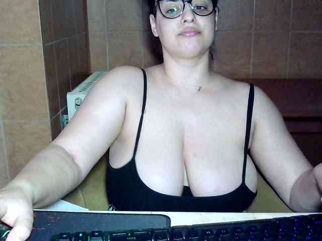 MoniqQuuen webcam