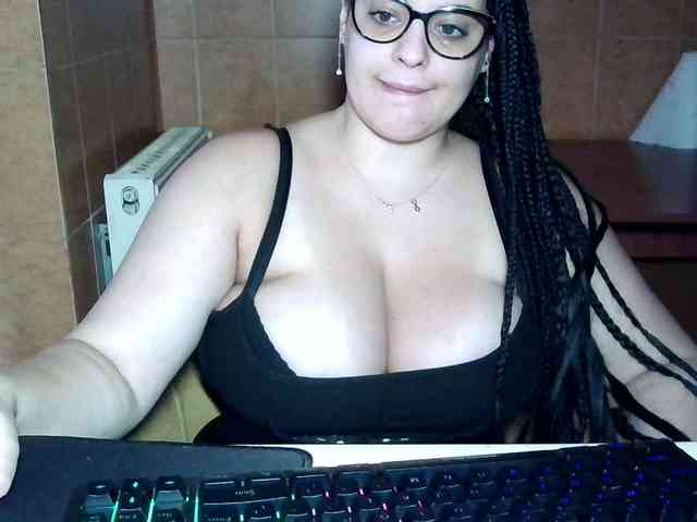 MoniqQuuen webcam