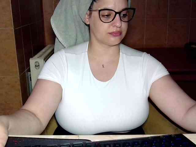 MoniqQuuen webcam