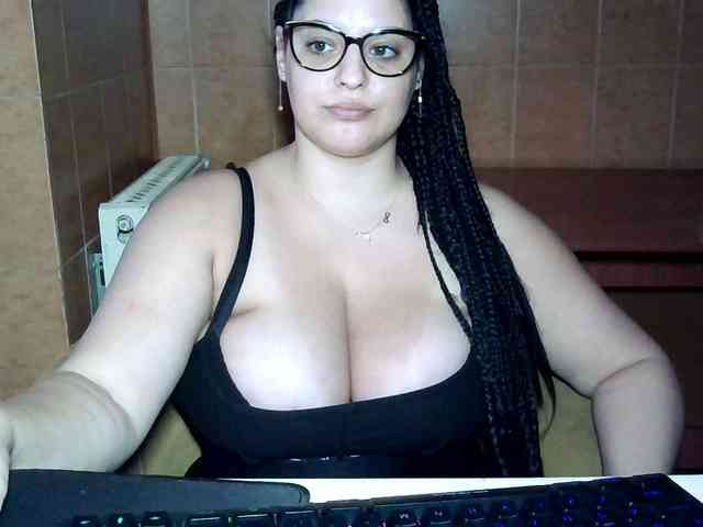 MoniqQuuen webcam