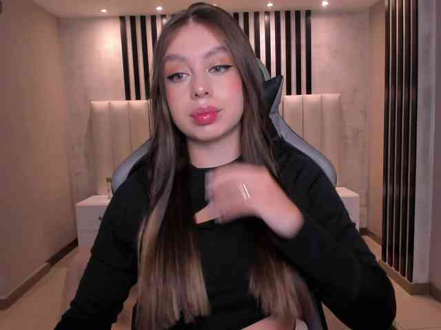 EllaClark webcam