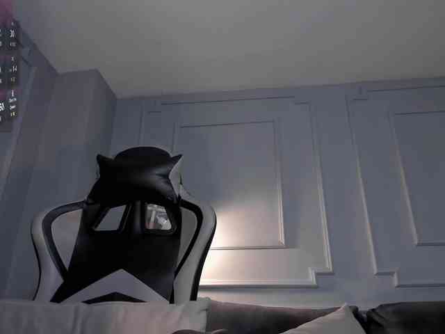 EllaClark webcam