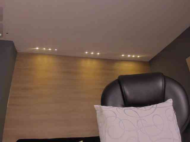 EllaClark webcam