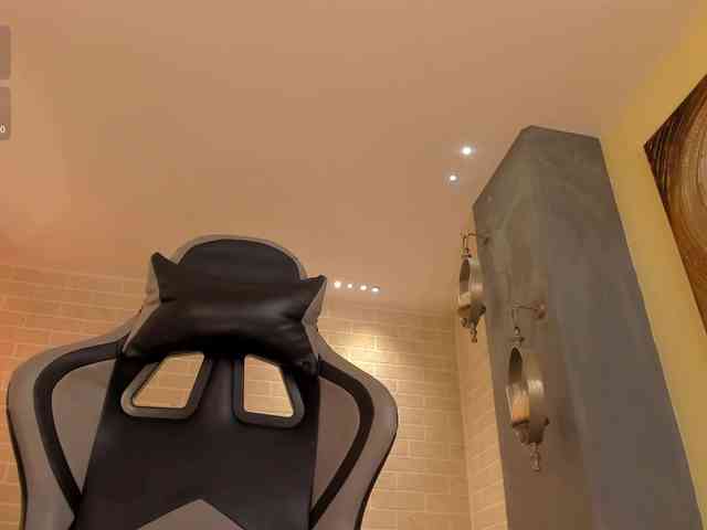 EllaClark webcam