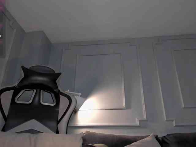 EllaClark webcam