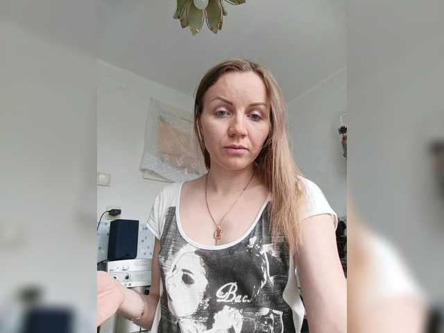 Alenushka888's BongaCams show and profile