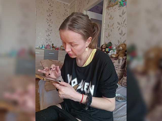 Alenushka888's BongaCams show and profile