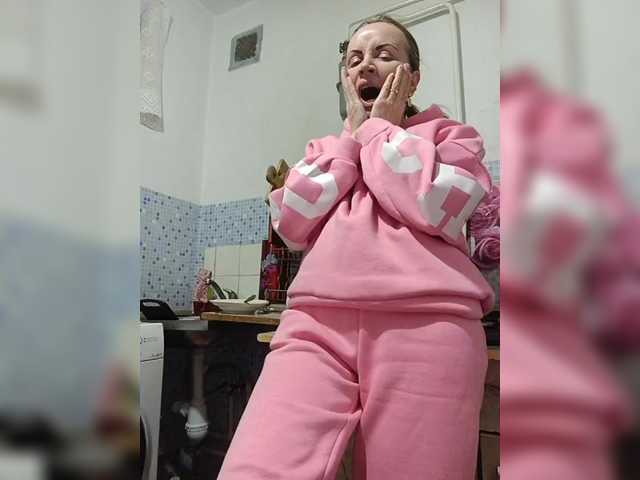 Alenushka888's BongaCams show and profile