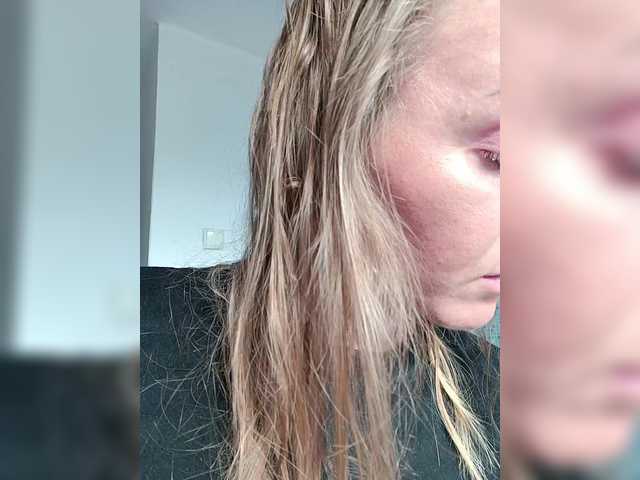 Alenushka888's BongaCams show and profile