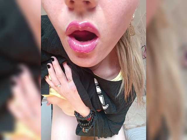 Alenushka888's BongaCams show and profile