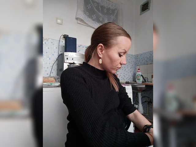 Alenushka888's BongaCams show and profile