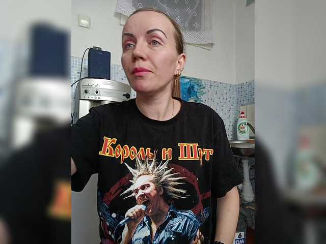 Alenushka888's BongaCams show and profile