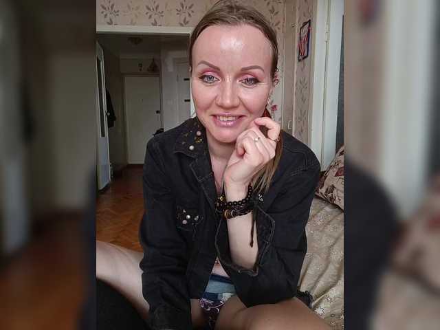 Alenushka888's BongaCams show and profile