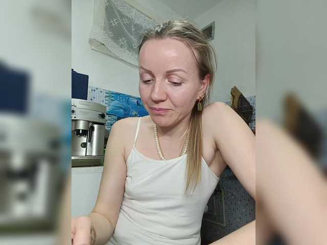 Alenushka888's BongaCams show and profile