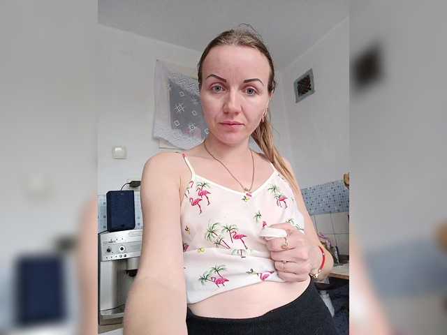 Alenushka888's BongaCams show and profile