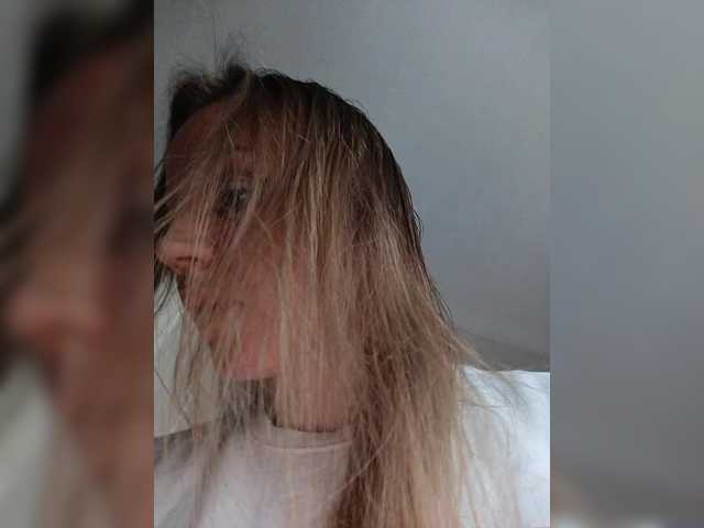 Alenushka888's BongaCams show and profile